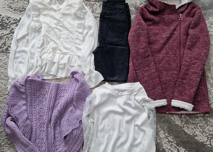 Grajewo ogłoszenia: Sprzedam ubrania roz.M Bluzki,sweter,spodnie nowe,bluza...