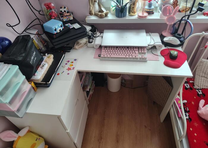 Grajewo ogłoszenia: Biurko narożne  białe używane przez dziewczynkę z śladami...