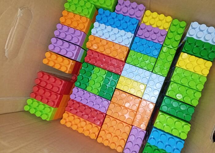 Grajewo ogłoszenia: Sprzedam ok.4 kg nieużywanych dużych plastikowych klocków